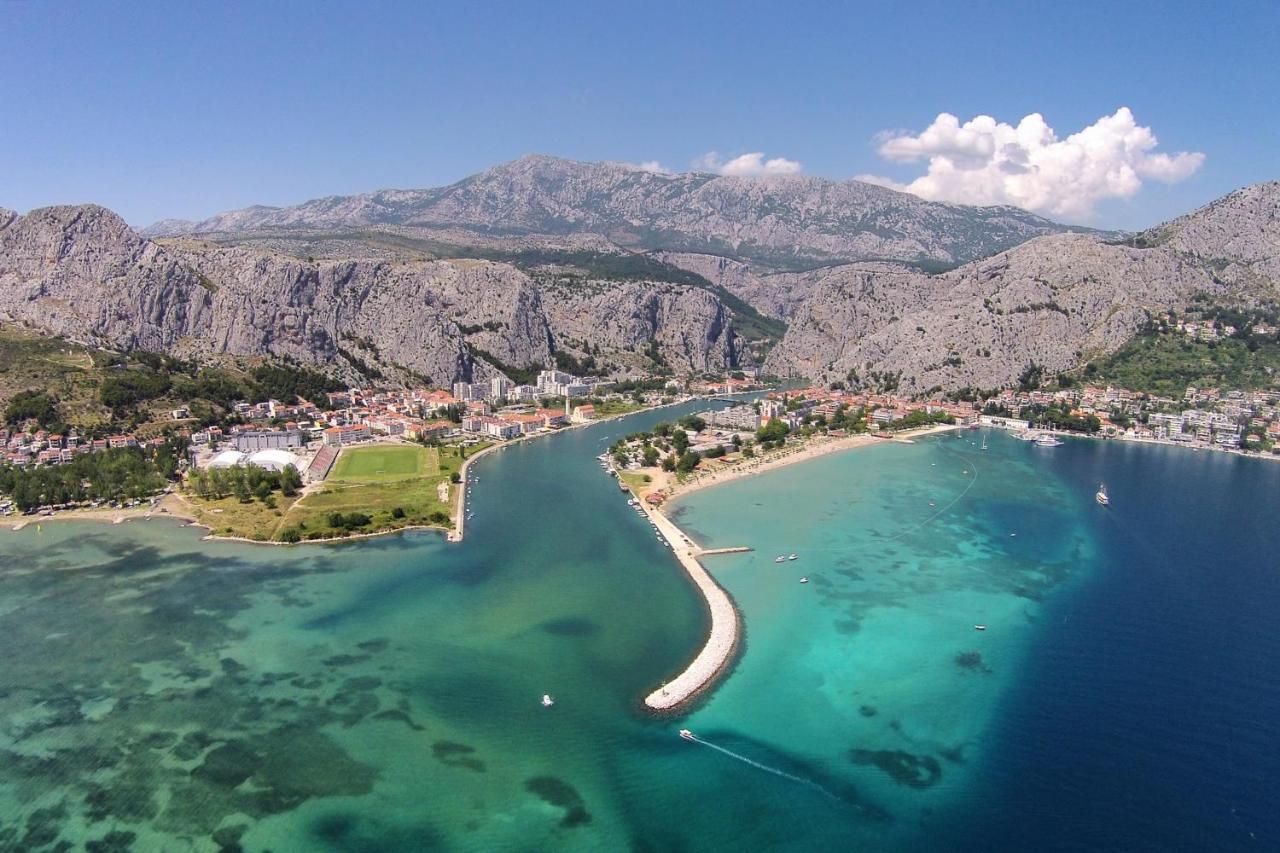 Apartments With A Parking Space Omis - 4327 ภายนอก รูปภาพ