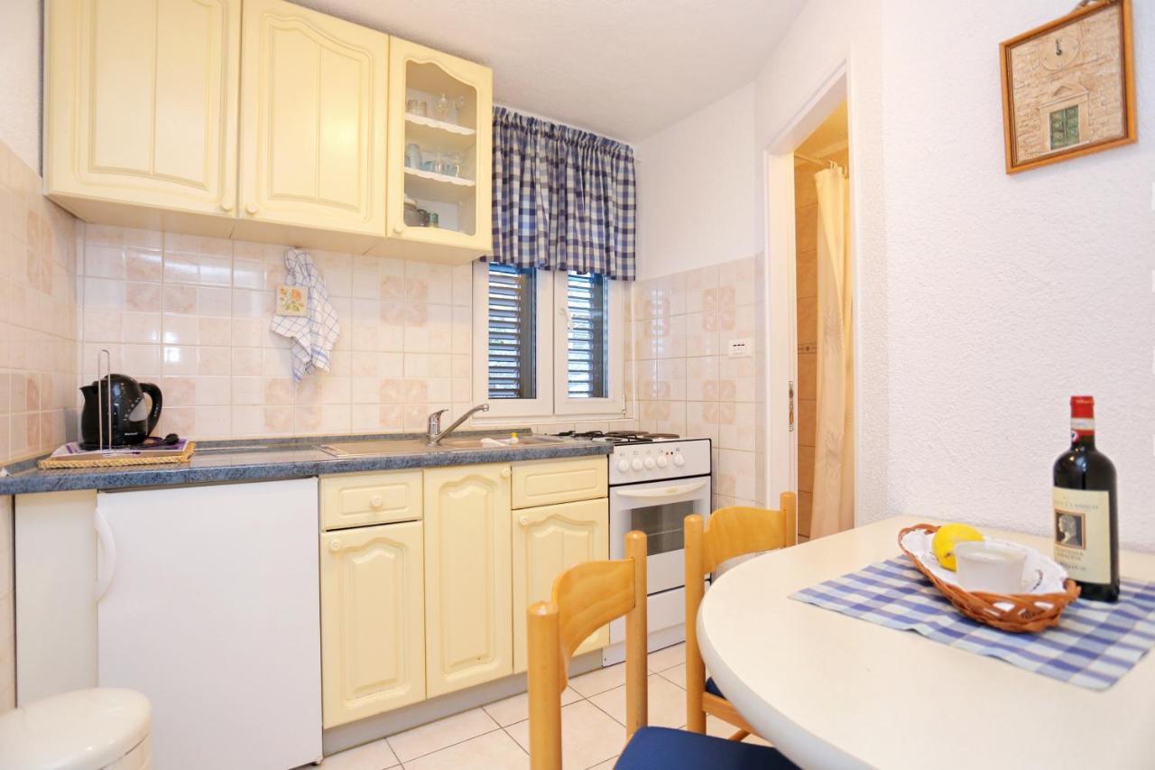 Apartments With A Parking Space Omis - 4327 ภายนอก รูปภาพ