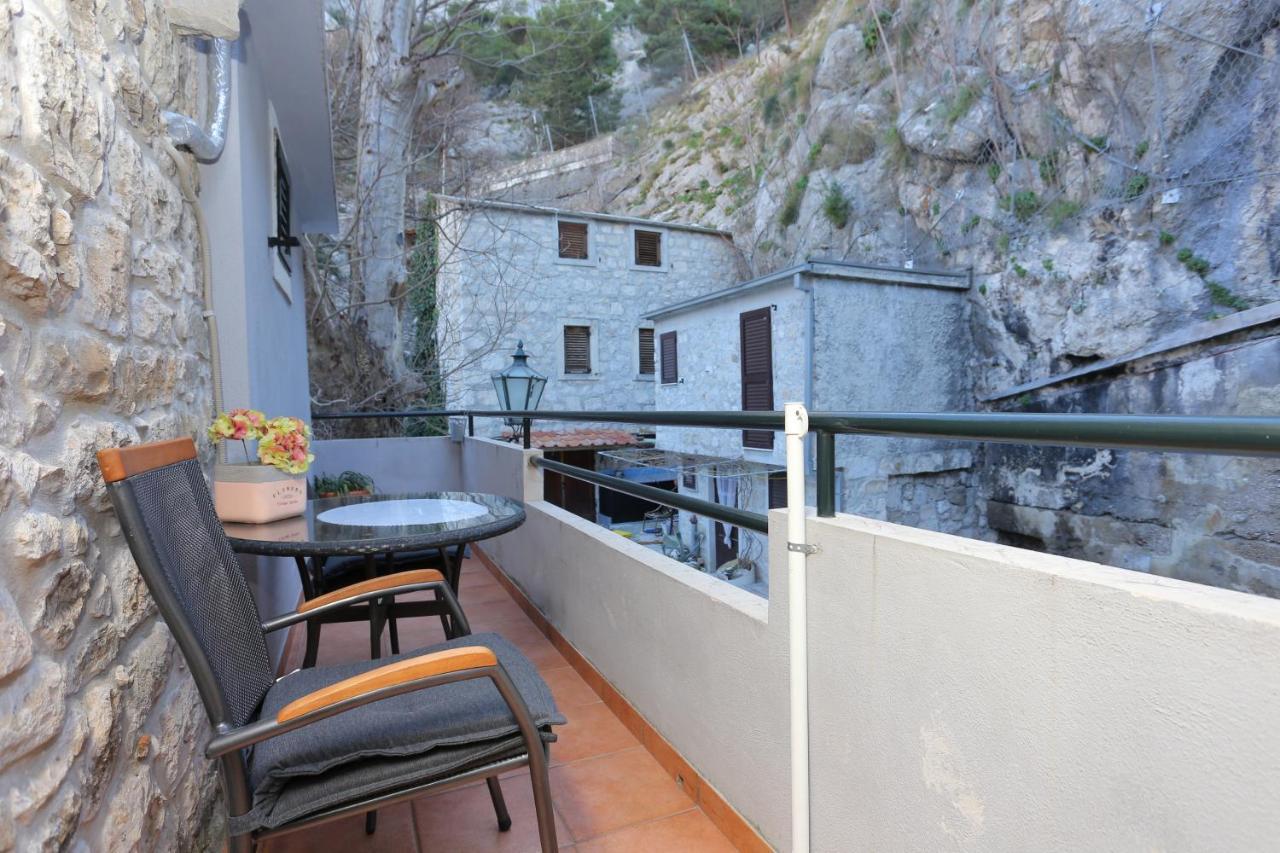 Apartments With A Parking Space Omis - 4327 ภายนอก รูปภาพ